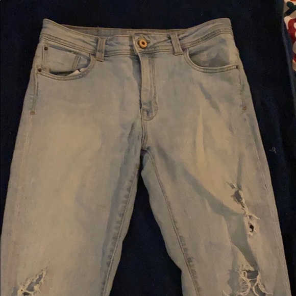 Light fade mid-waist ripped Capri jeans - Picture 1 of 3